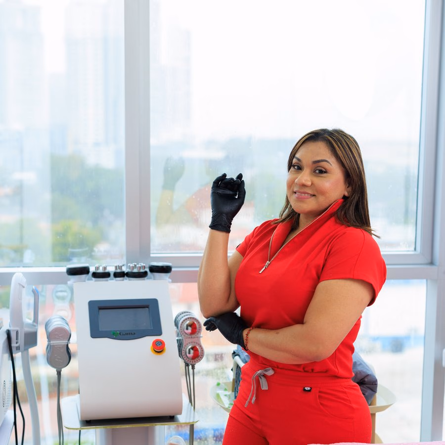 Kenia Cubas, CEO y especialista de Dermaken
